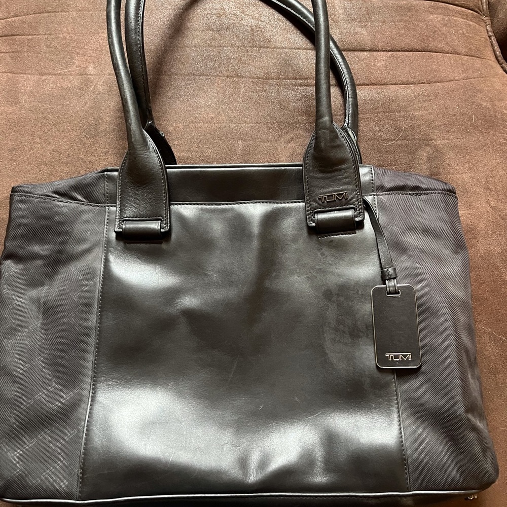 Tumi tote bag
